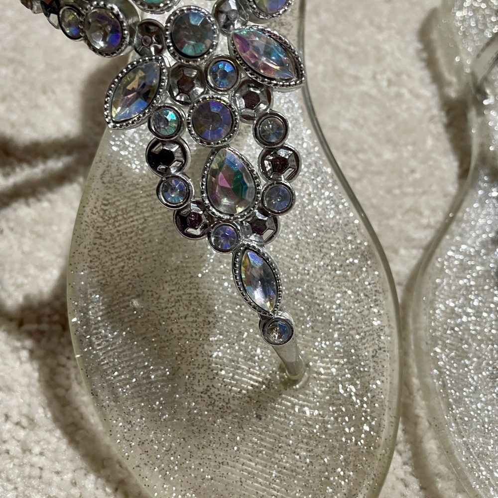 Size 6, women’s thong flip-flops, Olivia - Picture 3 of 6